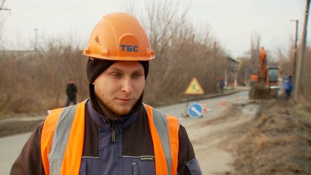 «Тюменьбурстрой» устраняет прорыв на Красноармейской улице