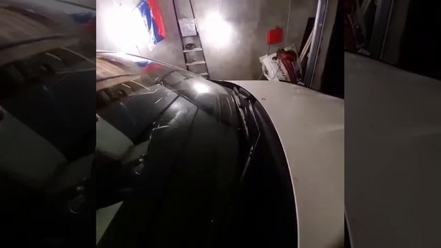 Какой-то гений поставил на своё авто голосовую сигнализацию.

Соседи во дворе будут в восторге.