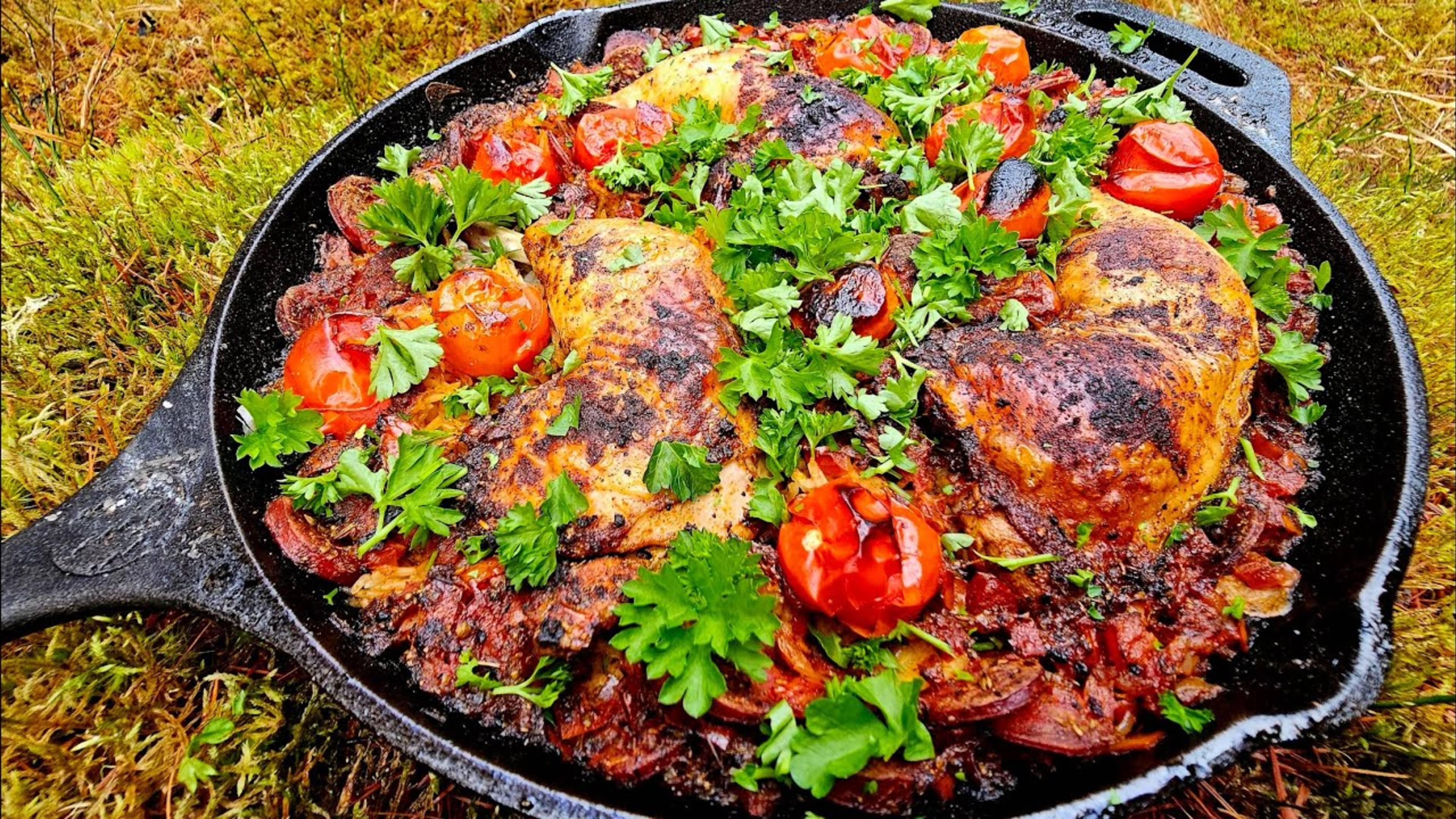 Курица чоризо в горшочке в лесу | Расслабляющая кулинария на природе ASMR