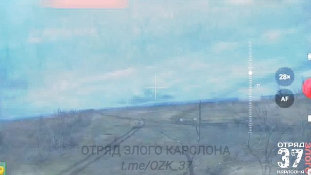 Эпичное уничтожение FPV-дронами вражеского Т-72М1 на краснолиманском направлении с разных ракурсов.