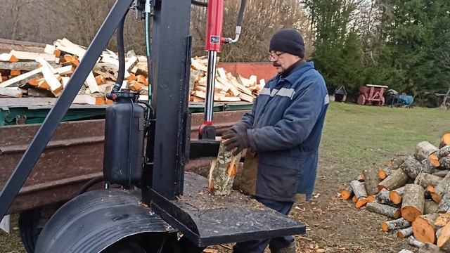 Вертикальный гидравлический дровокол