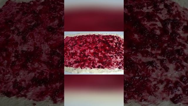 Клюквенные 🍒 веночки 🪴 на дрожжевом 🫠 тесте 🥮.mp4