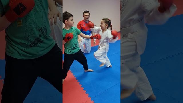 Чёткая девчонка!