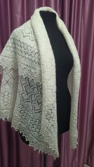 Магазин на дому. Платки и паутинки ручной работы из козьего пуха. Обзор изделий.