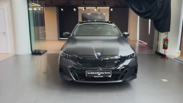 2025 BMW i5 M60 Touring обзор
