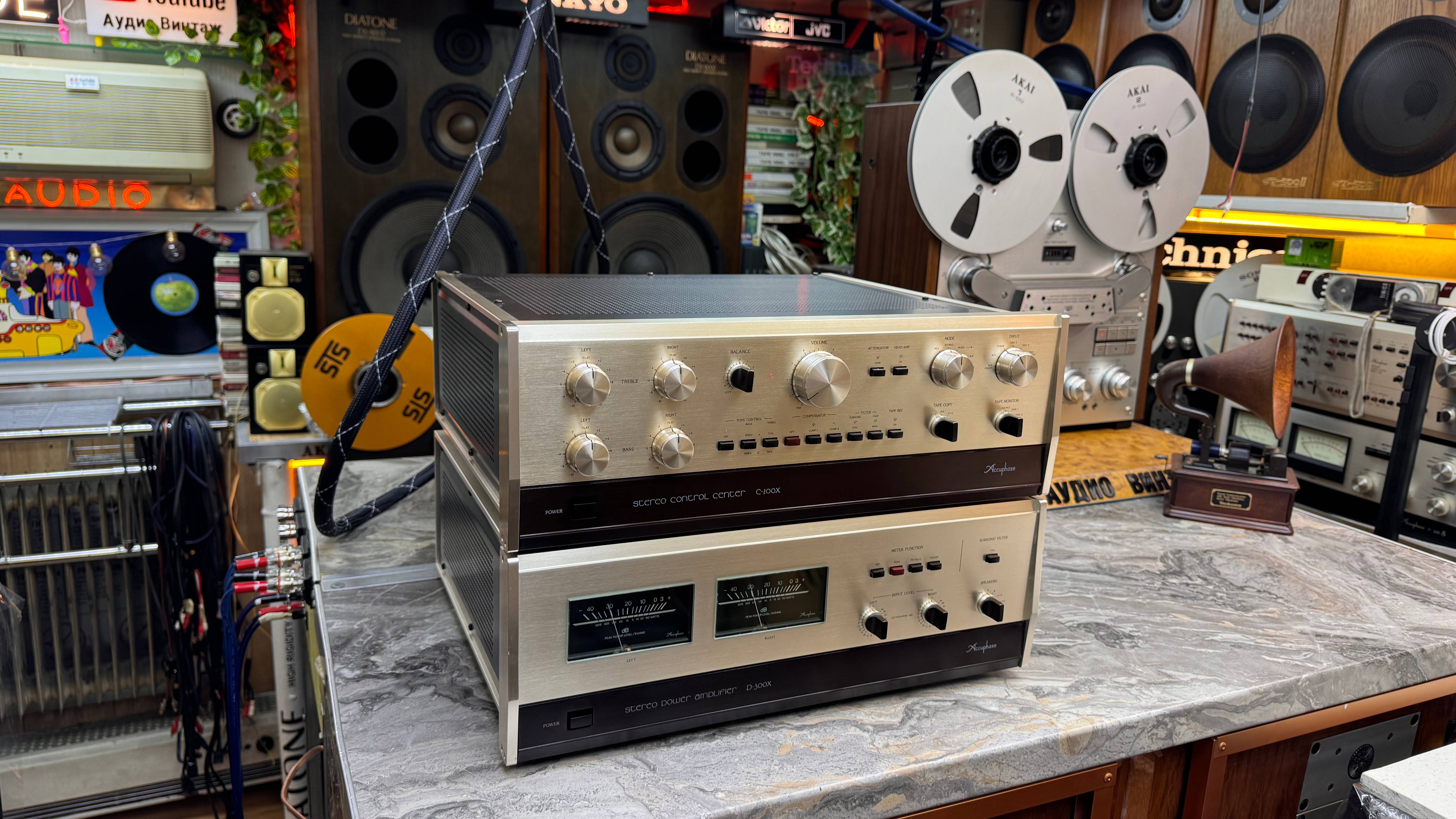 Accuphase P-300X + Accuphase С-200Х