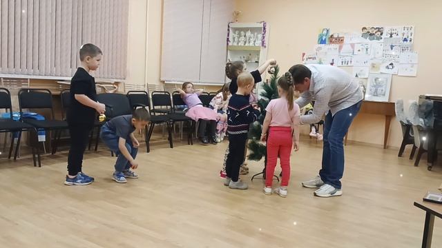 Наряжаем ёлочку (26.11.2024)