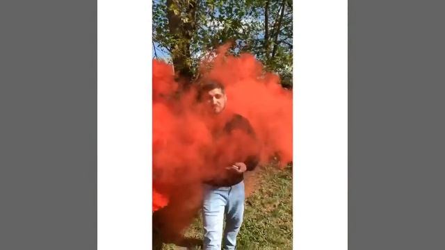 Паша Техник тестирует Цветной дым красный ma0514 red
