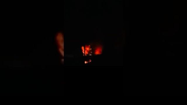 В ночь 25 ноября в Хаджибейском районе Одессы произошел крупный пожар в складских помещениях. Ре...