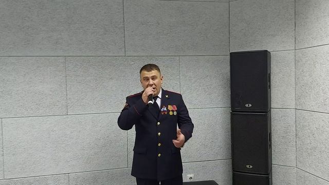 Надежда песню Александры Пахмутовой и Игоря Добронравова исполняет Андрей Котов