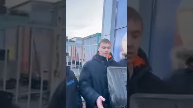 Хоронили с салютом