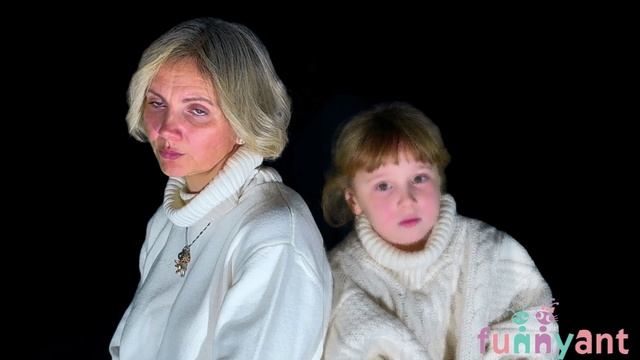 Социальный видеоролик "Мам, поиграем?" (трогательное стихотворение про маму) Funny Ant Malahovka