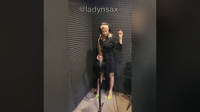 Ladynsax - "IN THE NIGHT"...