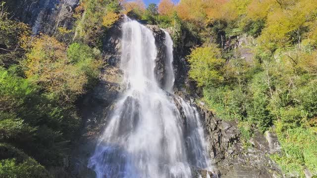 Водопад Менчуна