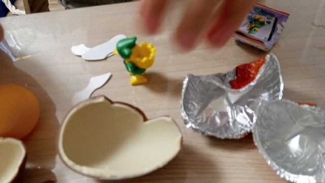 распаковка киндер сюрприз