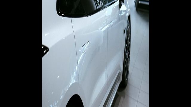 Zeekr 001 White