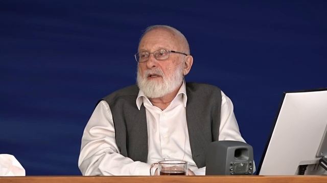 Любить товарища как мать любит своего ребёнка