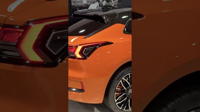Zeekr 001 Orange