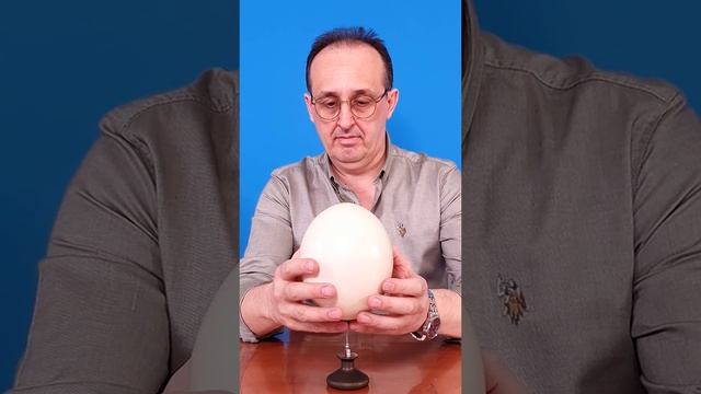 Медицинская игла и яйцо