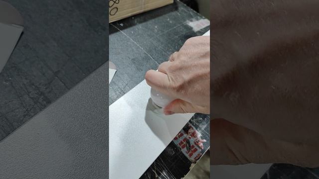 Как правильно закручивать в патрон лампы
