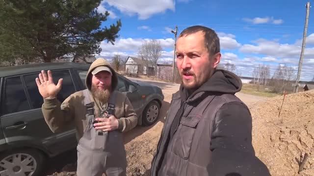 Гости работают не покладая рук. Сажаем вишню, разбираем новый дом.
