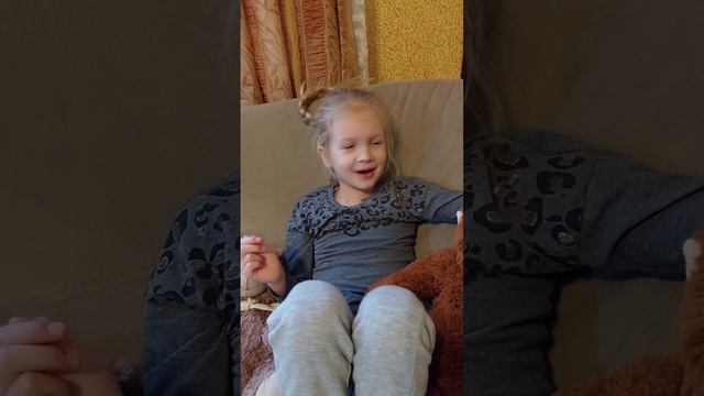 Юля изучает английский язык. Ростов-на-Дону.