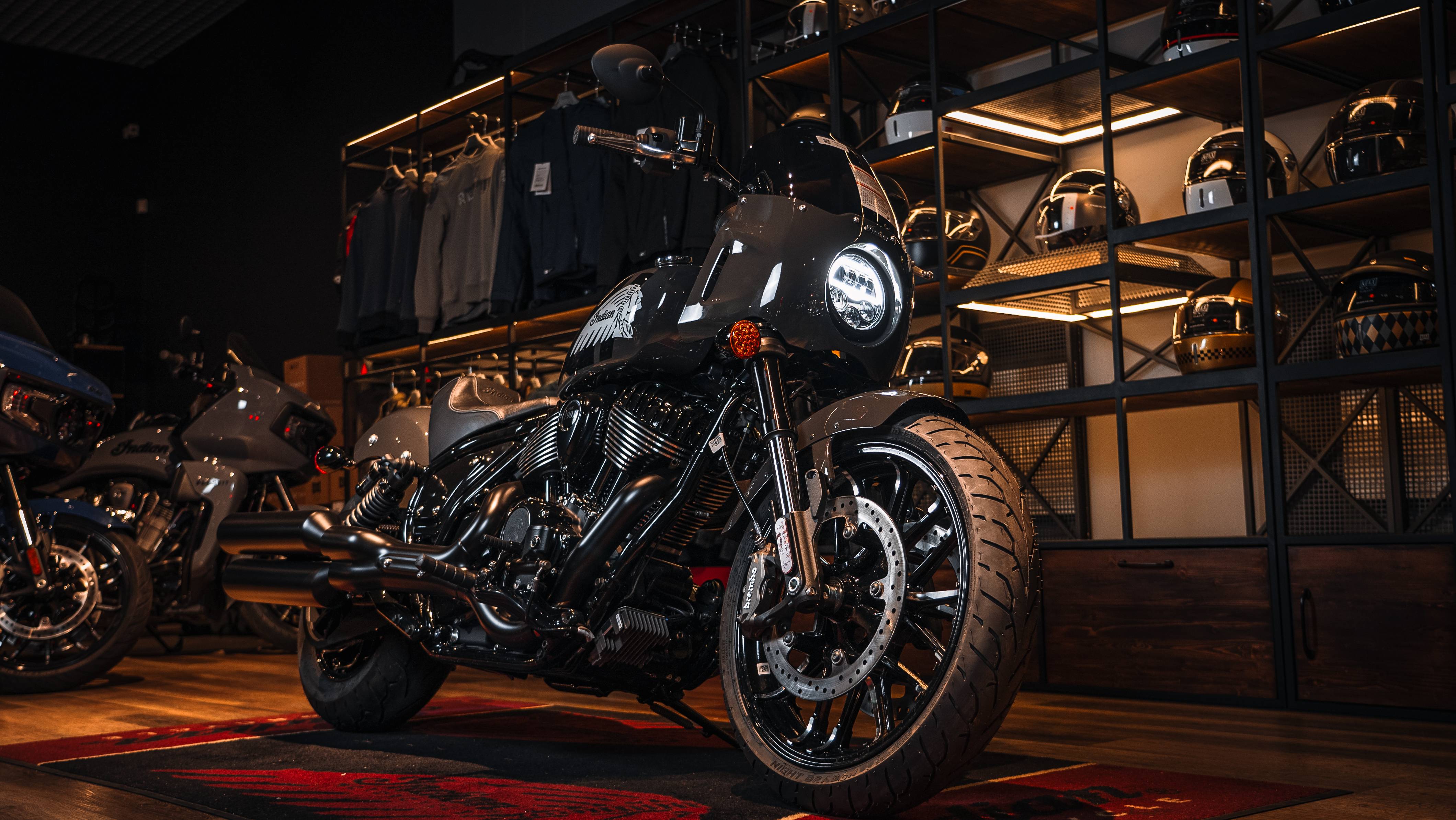 Indian Sport Chief в шикарном новом цвете "Granite Gray" в наличии в #Промото !