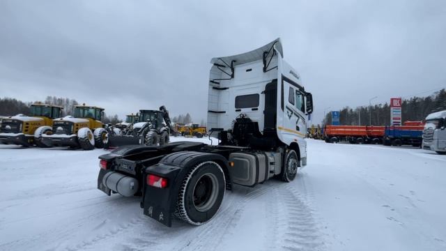 🔹Седельный тягач J7