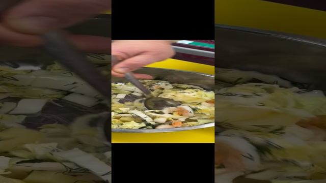 Салат с креветками и ананасом от шефа Super Babylon