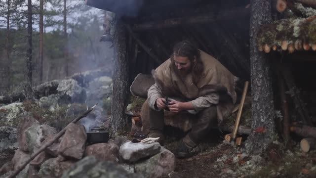 BERTRAN. Bushcraft trip - making primitive clothes, baking bread