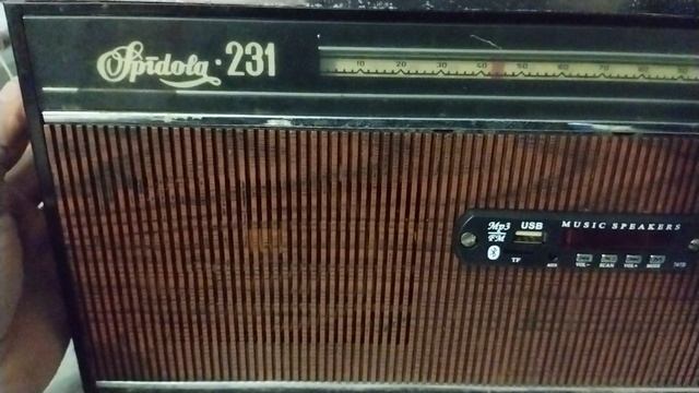 Спидола 231 на средних длинных и коротких волнах, вечерний эфир.