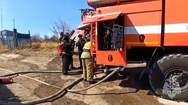 В Забайкалье горит дачный поселок в пригороде Читы