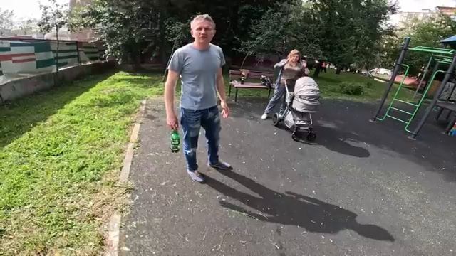 ПЬЯНЫЕ РОДИТЕЛИ С РЕБЕНКОМ.mp4