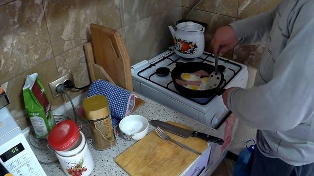 ЖИВЕМ В ДЕРЕВНЕ!!ЗАРЯДИЛ ДОЖДЬ!!!ЧЕМ ЗАНЯТЬСЯ!!!!??Деревенский влог