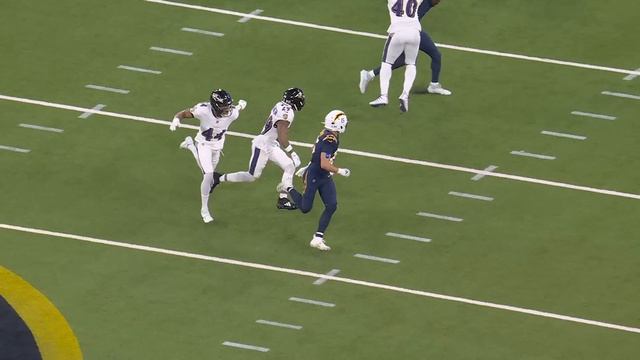 Herbert's first pass of 'MNF' goes for 17-yard gain to McConkey on crossing route