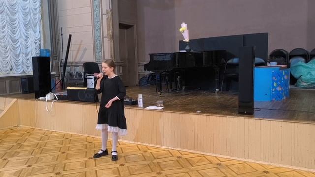 "Мама-первое слово", исполняет Марго Орлова