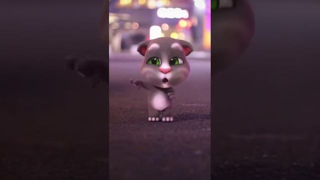 Том танцует