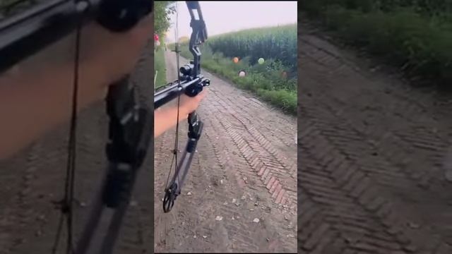 Самозарядный шариковый лук