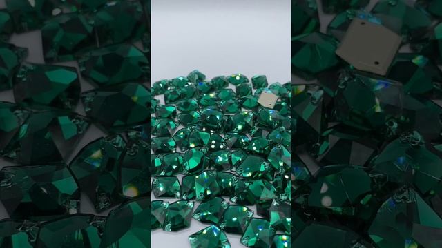 Стразы пришивные Cosmic Emerald 13*17мм зеленые 12 шт. AEVsport