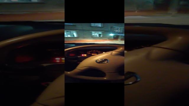Меня по 1000 раз в час много лет спрашивают все: пользуюсь ли я "лентяйкой" на рулевом колесе.