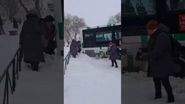 Продолжительный снегопад в Благовещенске, Амурская область.