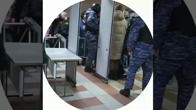 В кемеровской школе мужчина ударил ученика