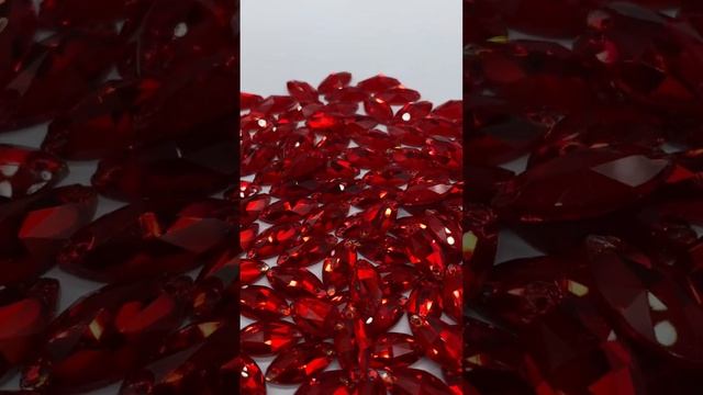 Стразы пришивные (камни) челнок, лодочка Navette 9*18mm Light siam  12 шт.