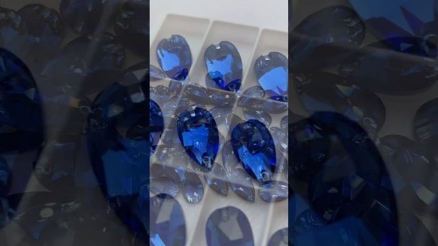 Стразы пришивные (камни) слеза, капля Teardrop10.5*18mm Capri Blue 12 шт.