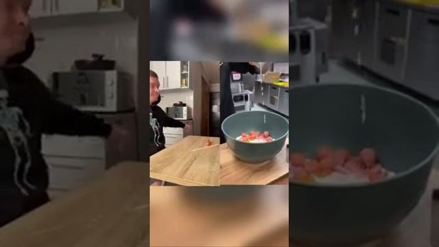 Блюдо из одной сосиски 😭 (звук)