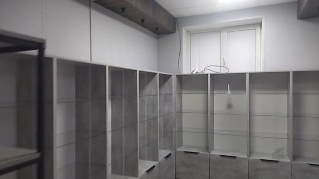внутри