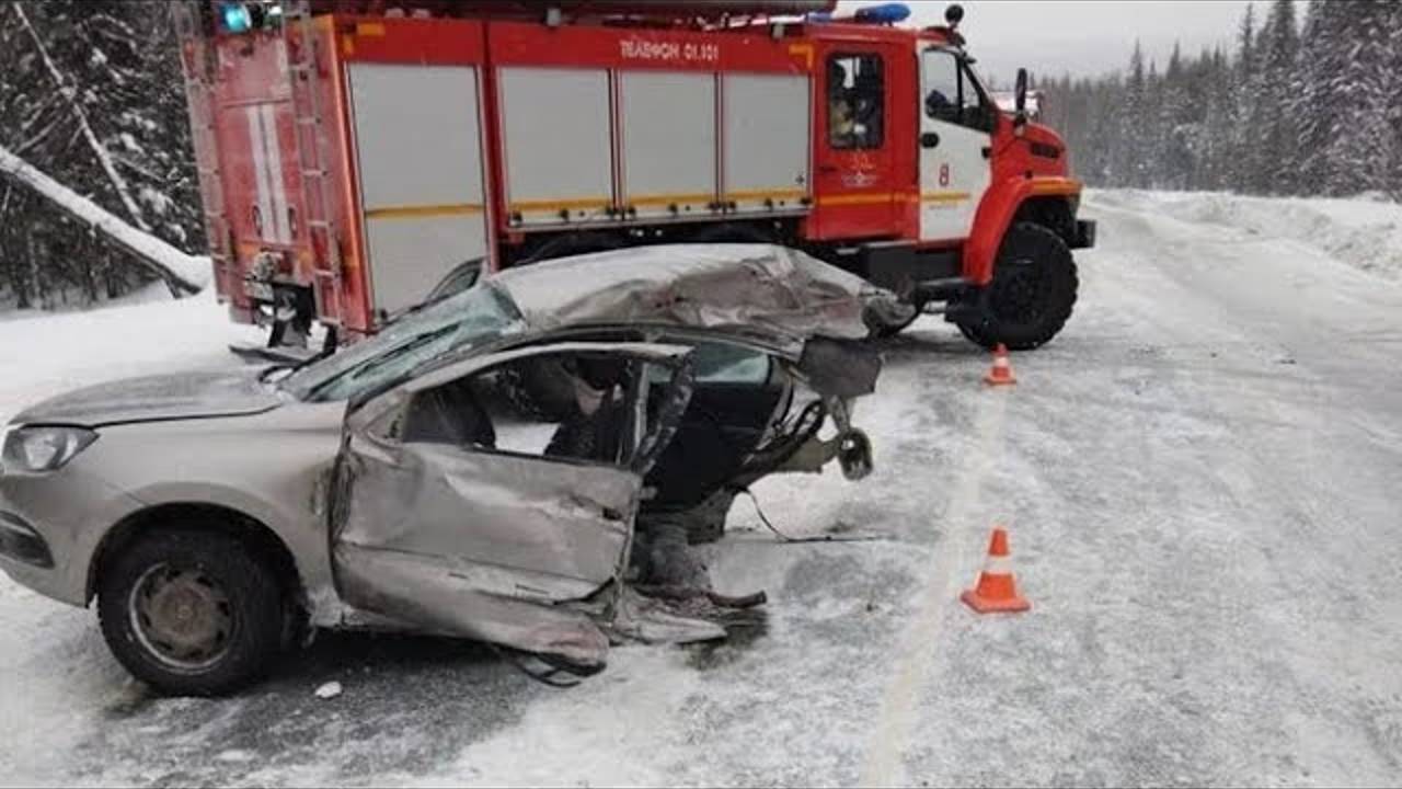 «Гранту разрубило напополам об КАМАЗ». Женщина погибла в ДТП в челябинской области.