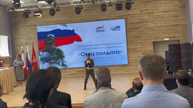 «Встанем», поет Нарижний Федор, 9 лет. Автор SHAMAN.