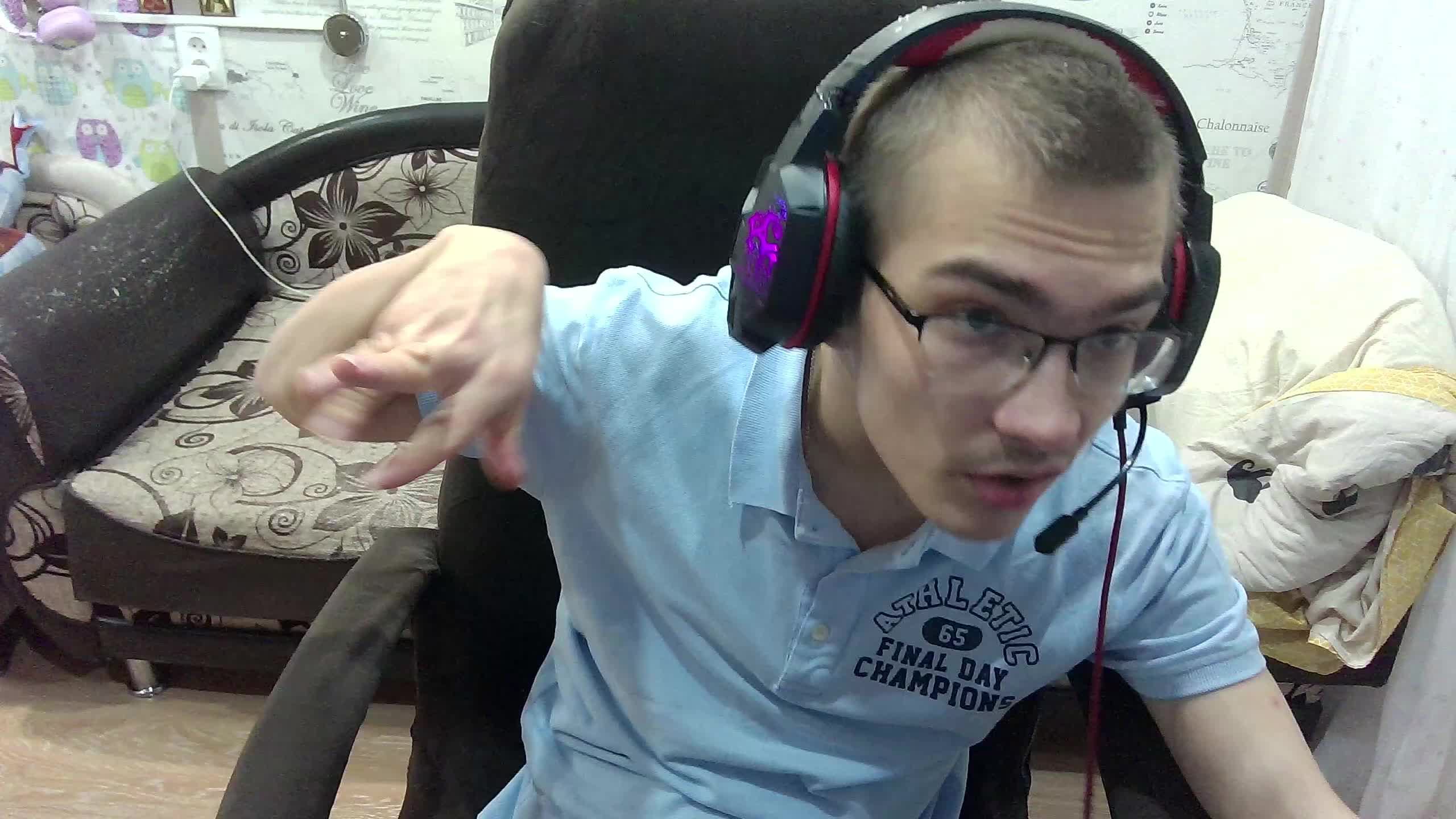 ИНВАЛИД, ИГРАЕТ! ПОШЛИ БОГАТЕТЬ И СМОТРЕТЬ