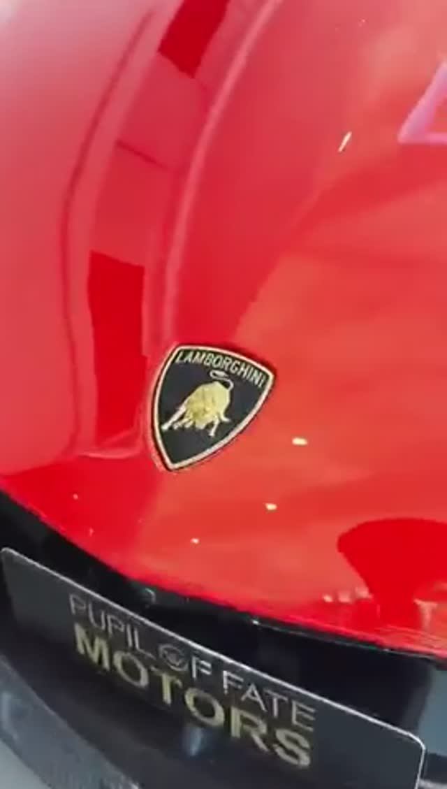 Lamborghini Revuelto 😍🧡